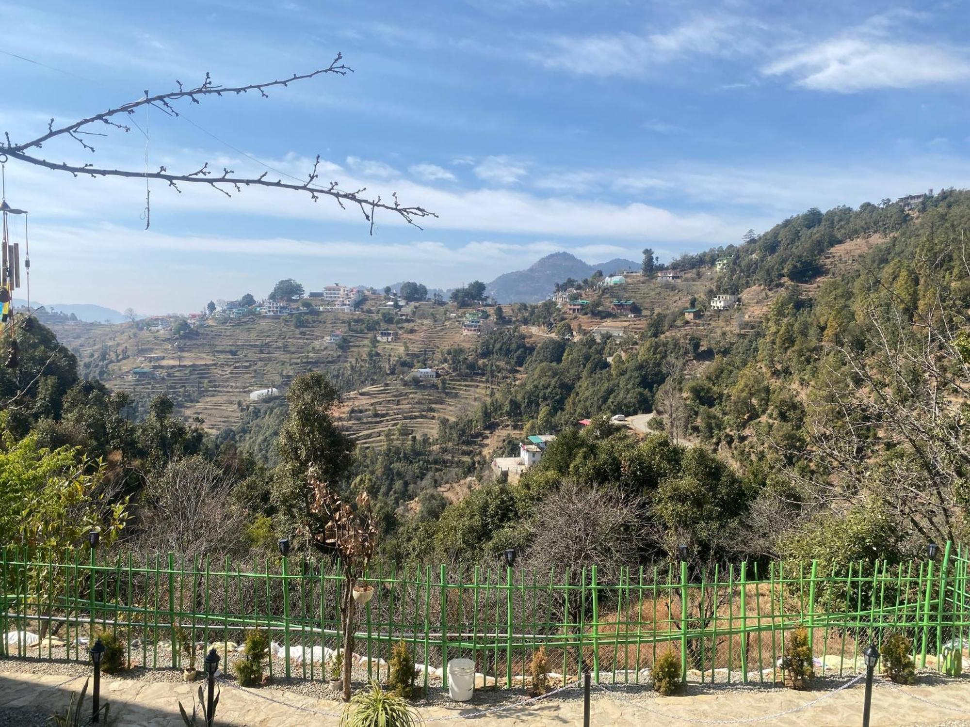 The Rare One'S Mukteshwar - Resort & Cafe Екстериор снимка