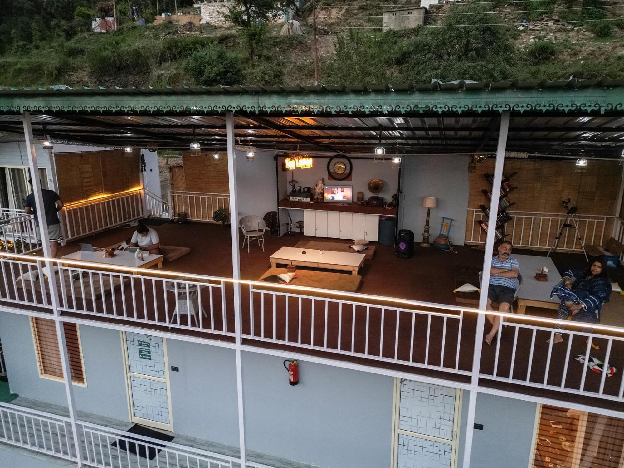 The Rare One'S Mukteshwar - Resort & Cafe Екстериор снимка