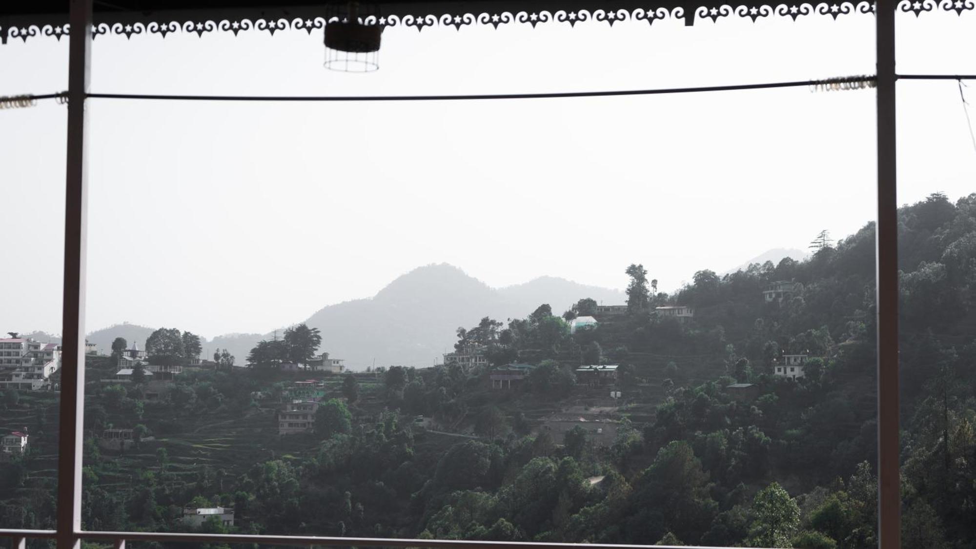The Rare One'S Mukteshwar - Resort & Cafe Екстериор снимка