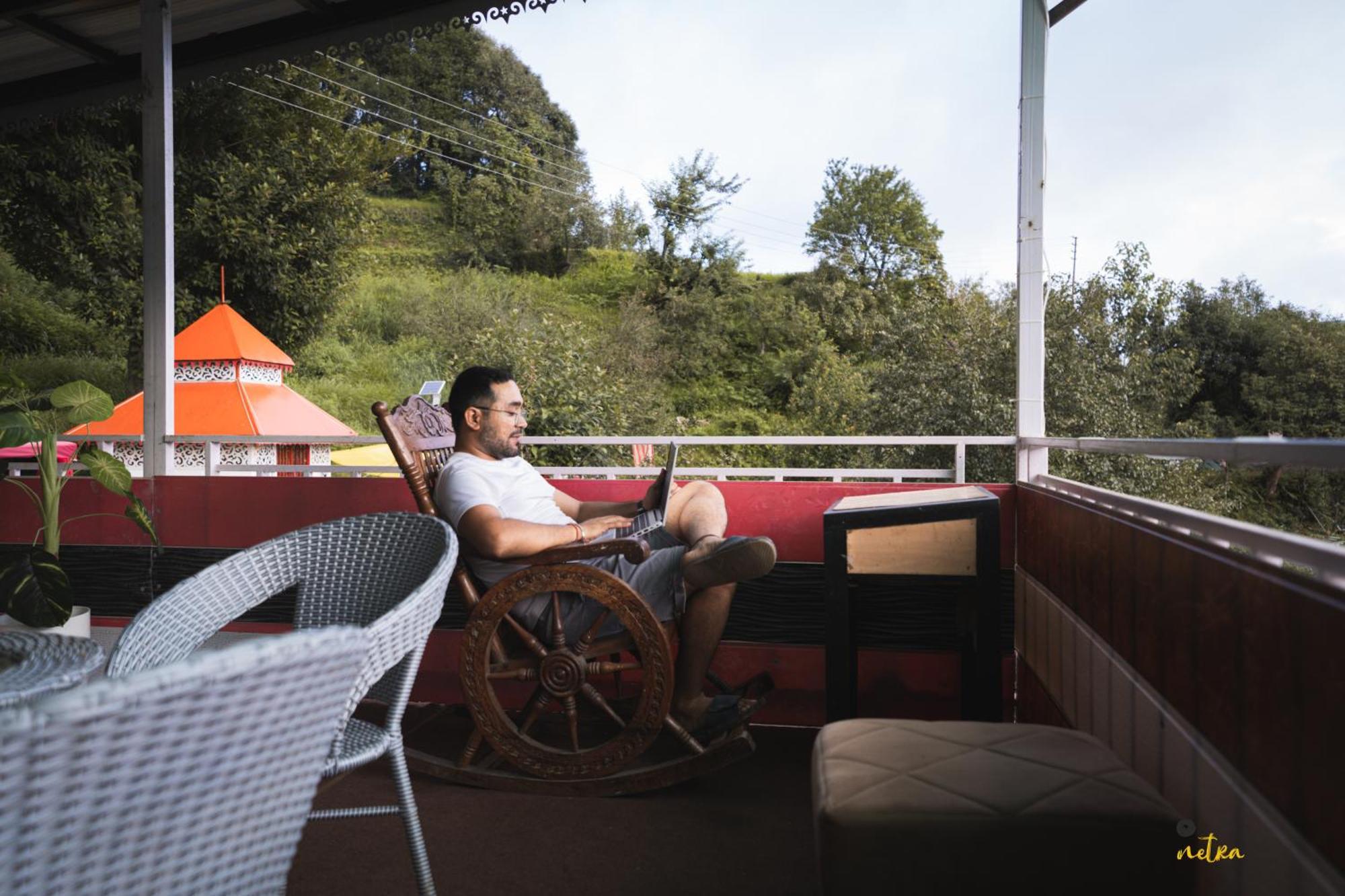 The Rare One'S Mukteshwar - Resort & Cafe Екстериор снимка