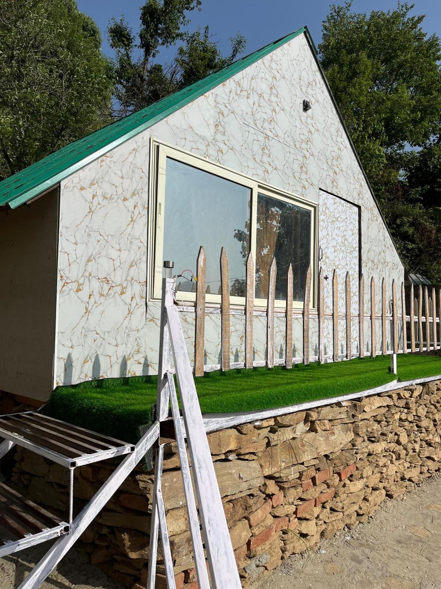 The Rare One'S Mukteshwar - Resort & Cafe Екстериор снимка