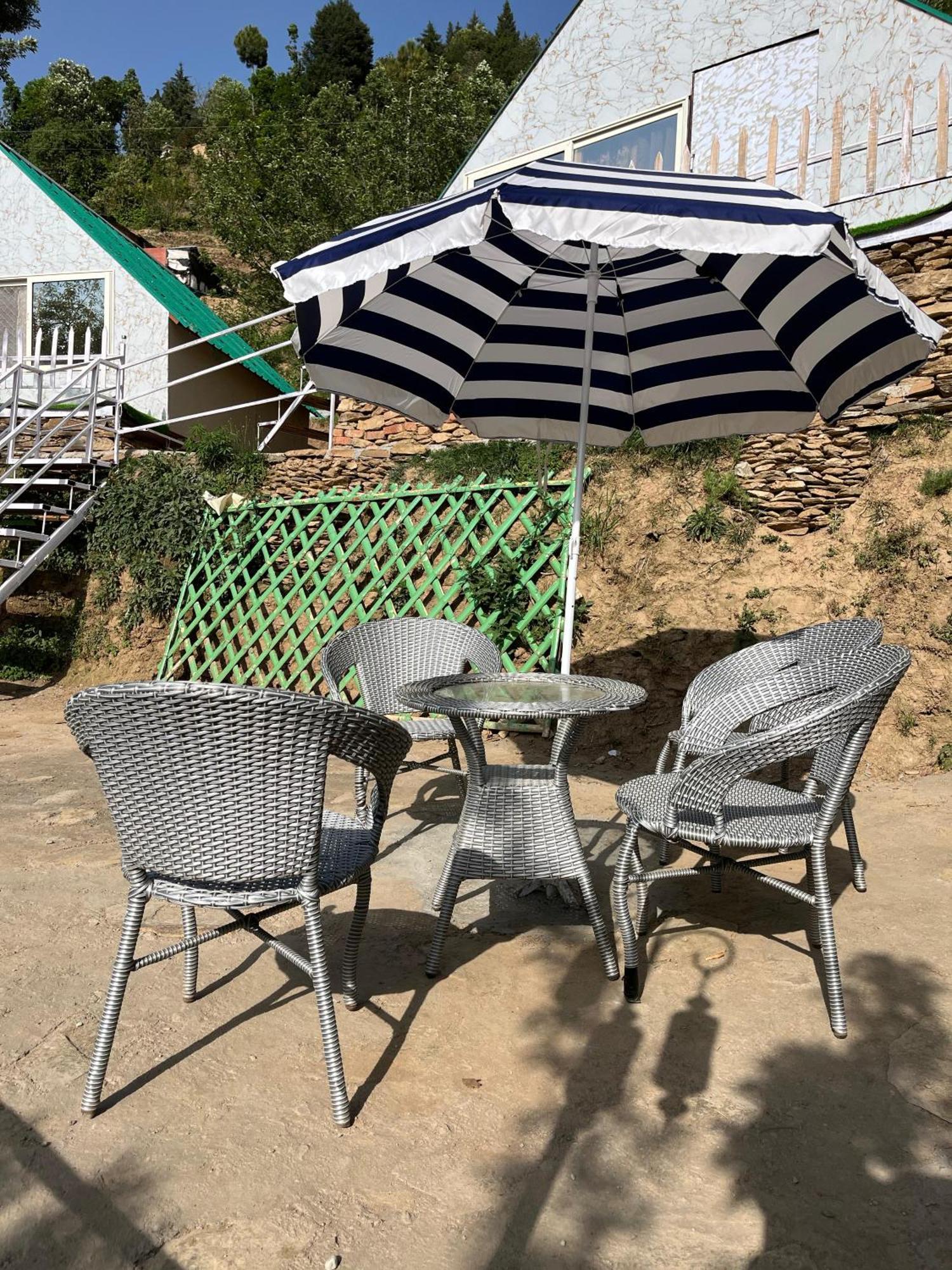 The Rare One'S Mukteshwar - Resort & Cafe Екстериор снимка